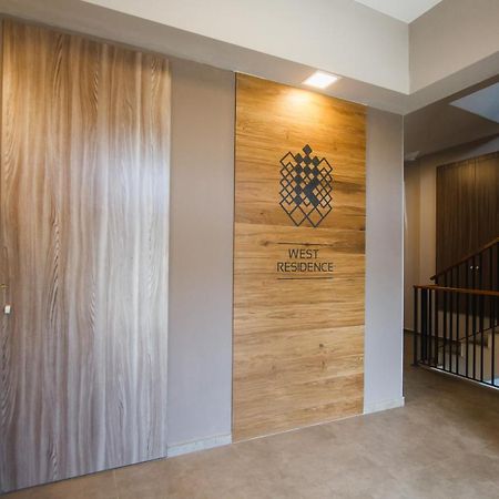 Chocolate Delight At West Residence Oradea Exterior foto